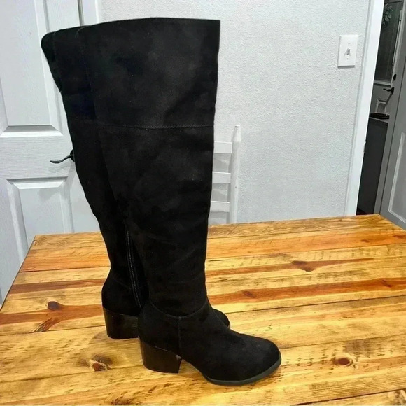 Brash over the knee suede look heeled 1/2 zip side black boots - Picture 8 of 14
